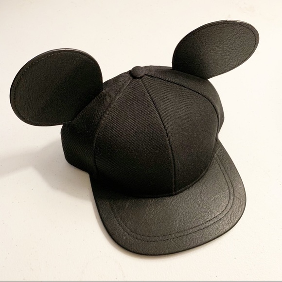 h&m mickey mouse cap